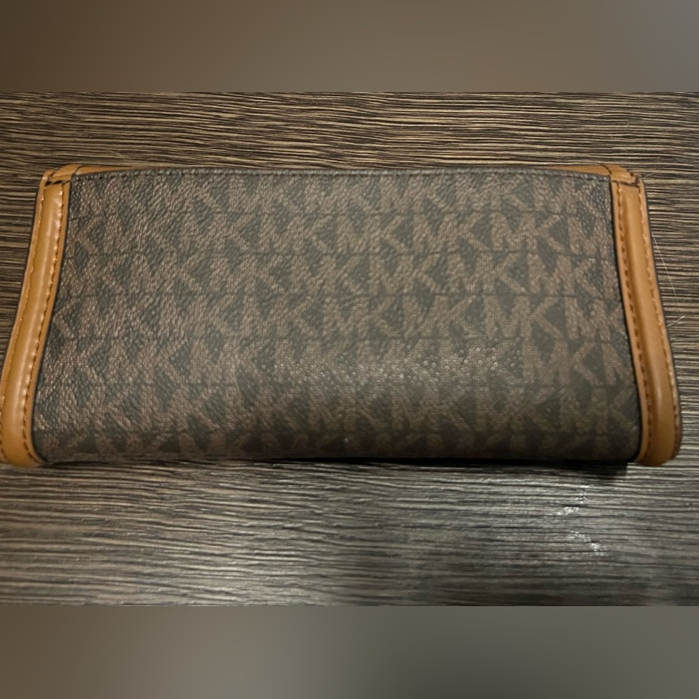 Michael Kors Wallet (Gently Used) - Picture 3 of 7